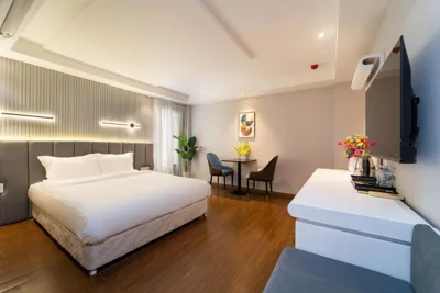 Chambre double Deluxe avec baignoire — Golden Suites Saigon